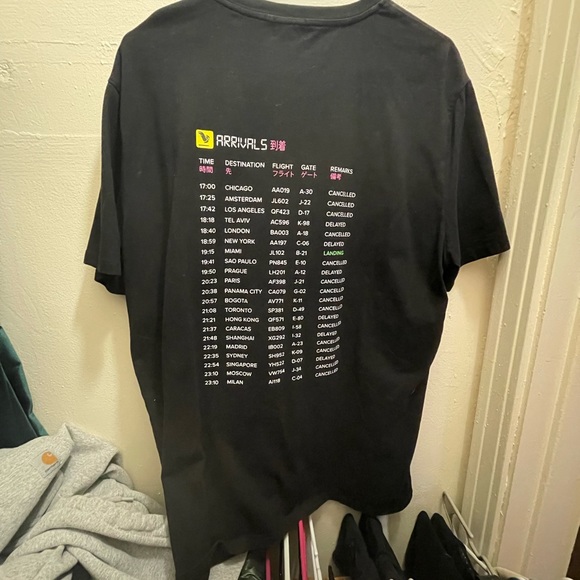 Black graphic tee - Picture 2 of 2